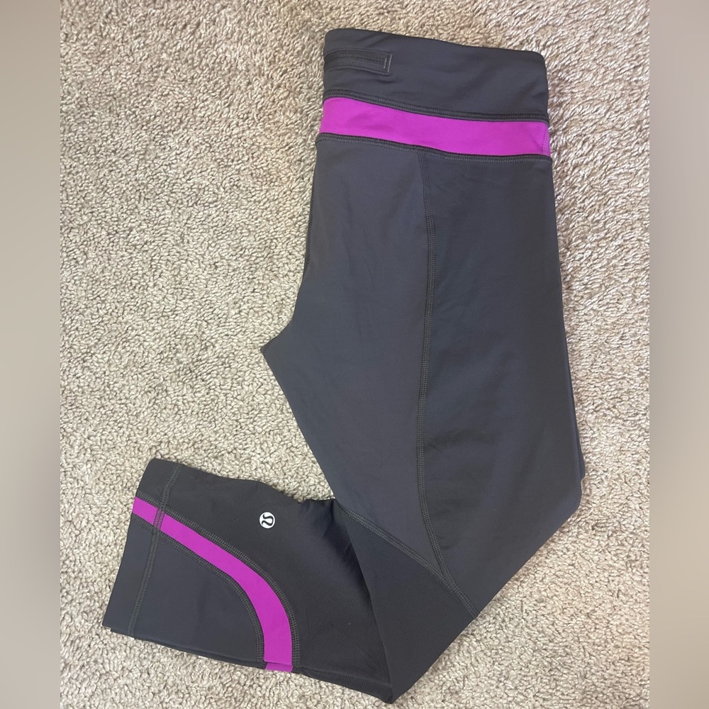 Lululemon Athletica Cropped Leggings Active Wear Size 8